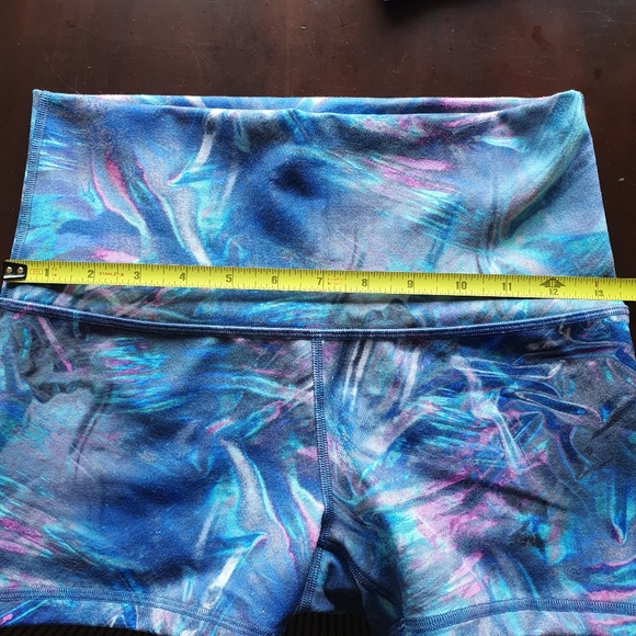 Ivivva by Lululemon Rythmic shorts - Picture 2 of 8